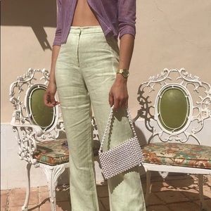 Meet your Posher, Bee